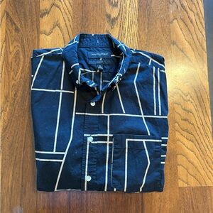 Banana Republic Geometric black and White Shirt